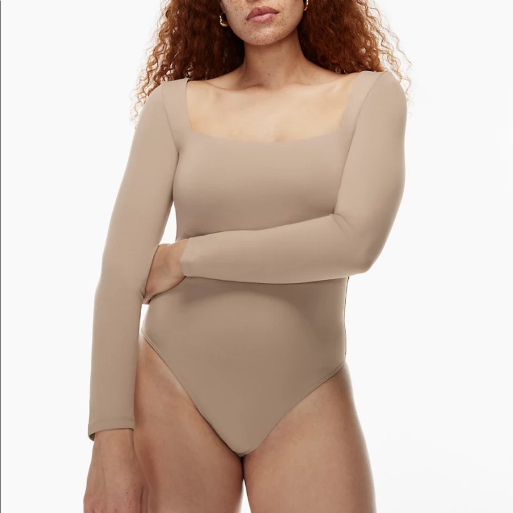 New Aritzia Contour Longsleeve Bodysuit